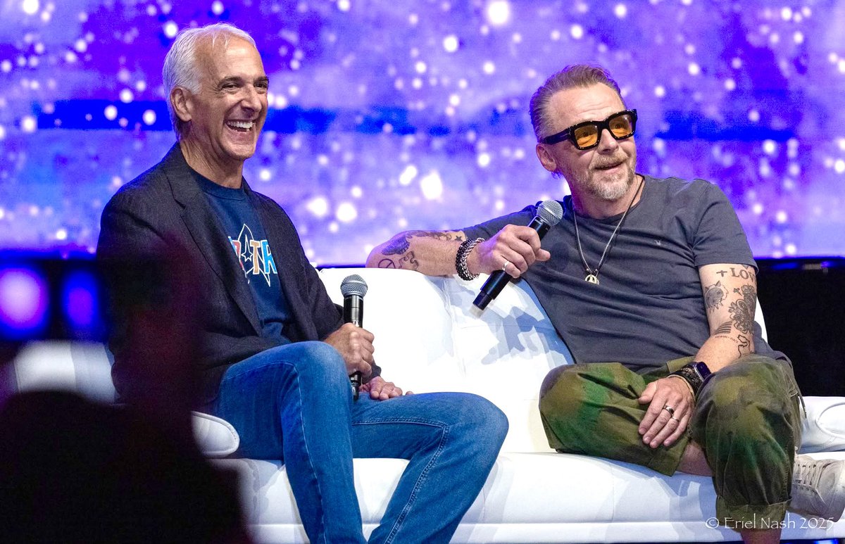 SO HAPPY to be back with my tribe at Creation Entertainment’s “STLV” STAR TREK Convention in Las Vegas, and I had an absolute blast moderating a fun conversation with SIMON PEGG about “STAR TREK,” “MISSION: IMPOSSIBLE,” “SHAWN OF THE DEAD” and so much more!