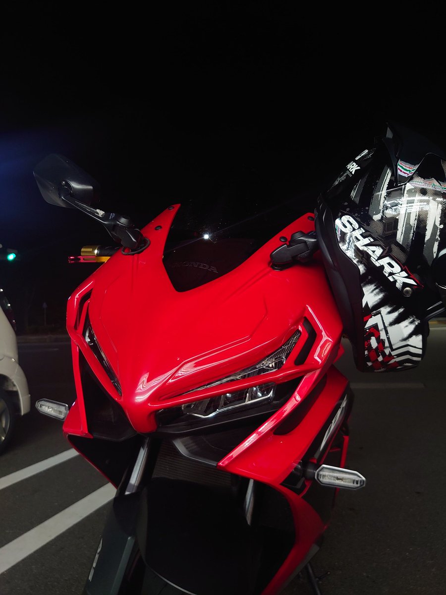 明日からの連休はガッツリ雨予報☂️
それなら降ってない今乗っちゃえって事でナイツー🏍️
#CBR650R
