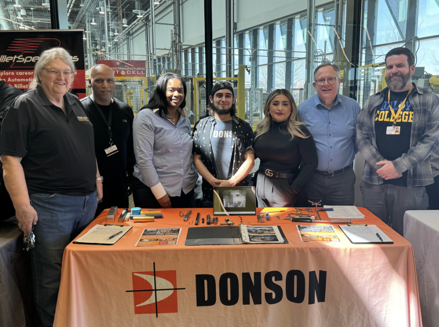 makeitinIL's tweet image. Daley College is making sparks (and careers) fly ⚡
✅ VR welding
✅ MTEC tours
✅ Industry chats
✅ Weekly Open House Thursdays w/ local employers
Partnered with CPS to show students: this is what the future of work looks like.
#MakeItInIllinois #DaleyCollege #STEM