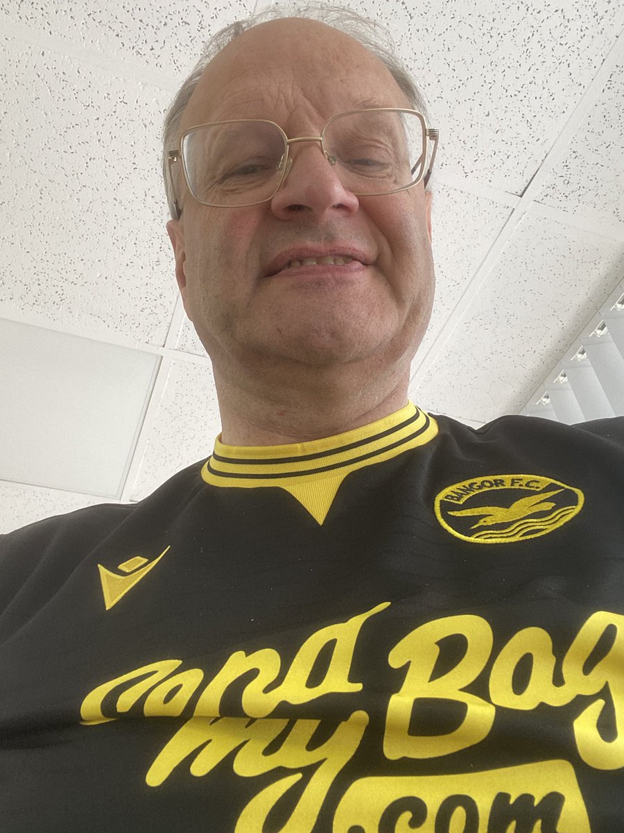 Peter Weir (@lordweirdup) on Twitter photo Ahead of the start of the new season it was great yo receive this morning my new <a href="/bangorfc/">Bangor FC 🏆</a> away shirt, hat and cup, which I bought from the Club. Best wishes the Seasiders as they resume their place in the NIFL Premiership. Ahead of the start of the new season it was great yo receive this morning my new <a href="/bangorfc/">Bangor FC 🏆</a> away shirt, hat and cup, which I bought from the Club. Best wishes the Seasiders as they resume their place in the NIFL Premiership.