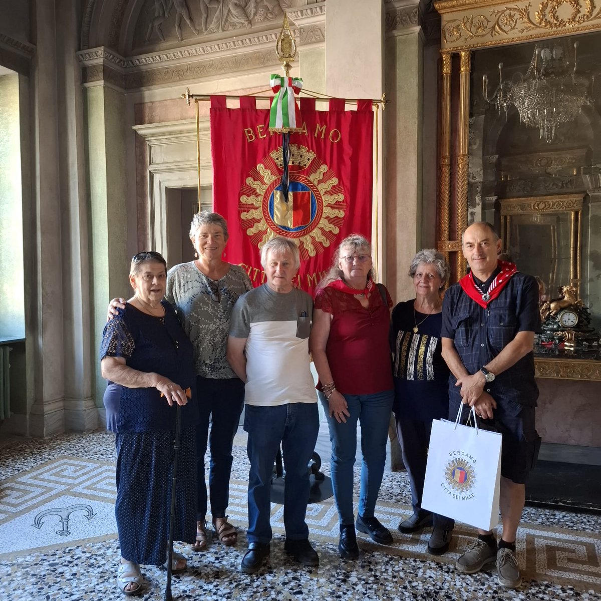 🇧🇪🤝🇮🇹 Oggi a Palazzo Frizzoni l’assessora Marzia Marchesi ha accolto la delegazione dell’Amicale des Mineurs per ricordare la tragedia di #Marcinelle, avvenuta 69 anni fa. Nel 1956 morirono 262 minatori, tra cui 136 italiani e il bergamasco Assunto Benzoni
#Memoria #Bergamo