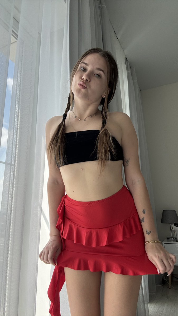 imviwaPretty's tweet image. hiii let’s know each other better 😘 onlyfans.com/webgirl/c6 text me on my page and I will sent you special gift 🎁💖