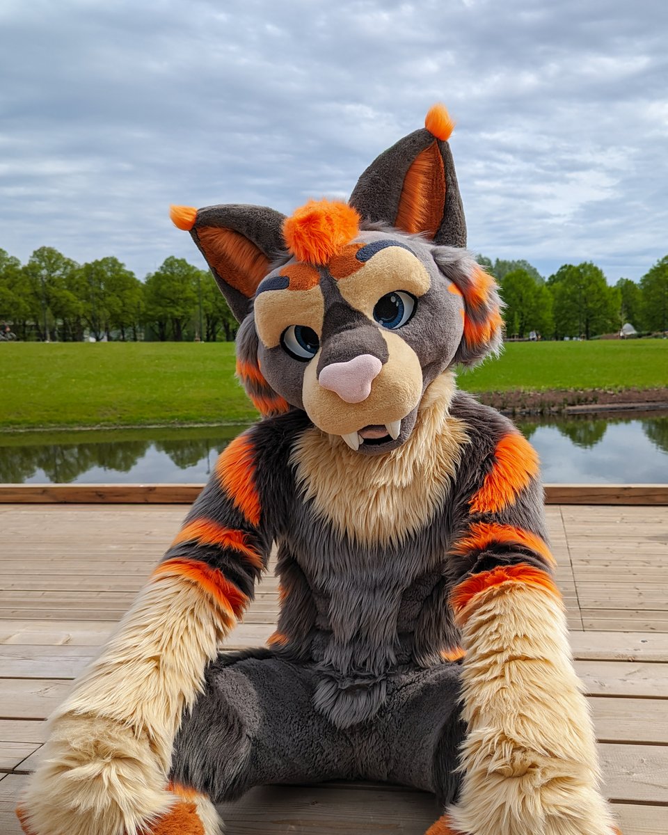 Octane (@lynxboye) on Twitter photo You have my full attention π
What are you talking about? πΊ
π·<a href="/smallestdogger/">smollest of doggers</a>
#FursuitFriday You have my full attention π
What are you talking about? πΊ
π·<a href="/smallestdogger/">smollest of doggers</a>
#FursuitFriday