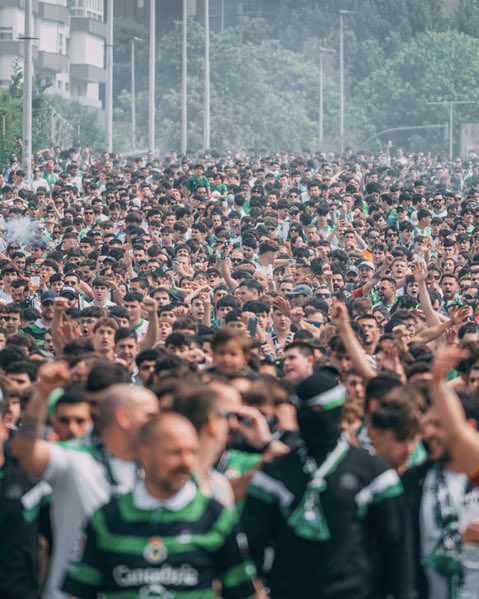 💚EL RACING HA ALCANZADO LOS 18.000 ABONADOS este viernes, 8 de agosto, SIENDO LA VEZ QUE MÁS TEMPRANO LO HA CONSEGUIDO EN TODA SU HISTORIA. Y todo estando en Segunda y con un solo fichaje. Impresionante.