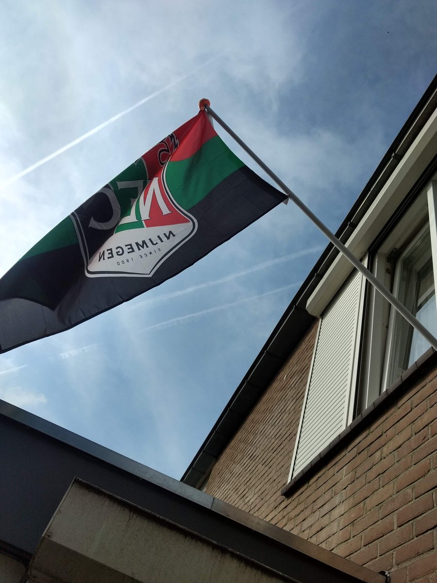 NUILERD (@disjenmgn) on Twitter photo ....in Nijmegen kan de vlag uit.....
Karel Aalbers had gelijk: "IN GELDERLAND IS PLAATS VOOR MAAR ÉÉN CLUB!!!!" ....in Nijmegen kan de vlag uit.....
Karel Aalbers had gelijk: "IN GELDERLAND IS PLAATS VOOR MAAR ÉÉN CLUB!!!!"