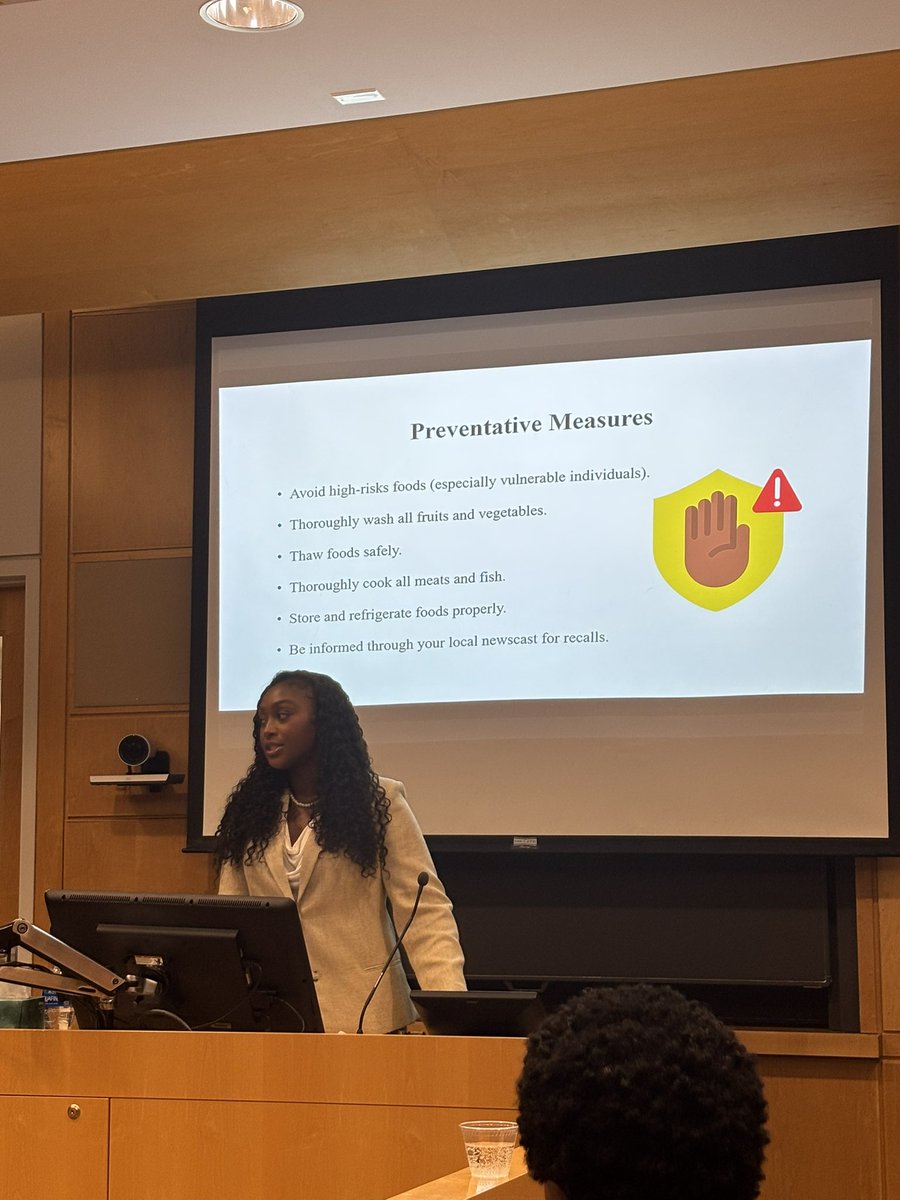 HigginsLabHMS's tweet image. Our other amazing Du Bois Scholars Fellow, Beverly, wrapped up the summer with a great presentation on her Lm screen! Great job and best of luck with your final year of undergrad and future endeavors!