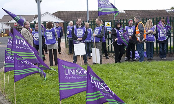 NurseStandard's tweet image. NHS pay: staff prepared to take strike action, Unison warns. More than two thirds of members in England who took part in a consultation voted to reject the 3.6% pay award for 2025-26 and said they would back walkouts in a future ballot
rcni.com/nursing-standa…