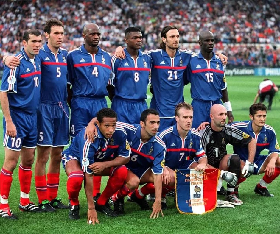 90sfootball's tweet photo. France, 2000. 

Who can name them all? https://t.co/ILJGu4zv2b