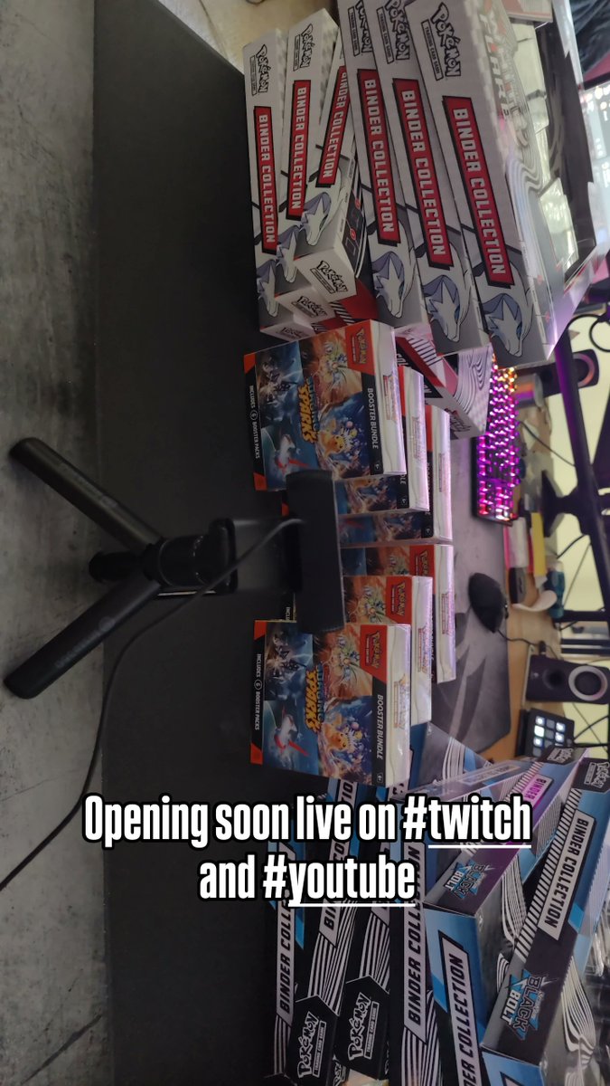 PodeeTv's tweet image. Going live soon with a #pokemon #packopening #surgingsparks #whiteflare #blackbolt

Will be live on both #twitch and #youtube