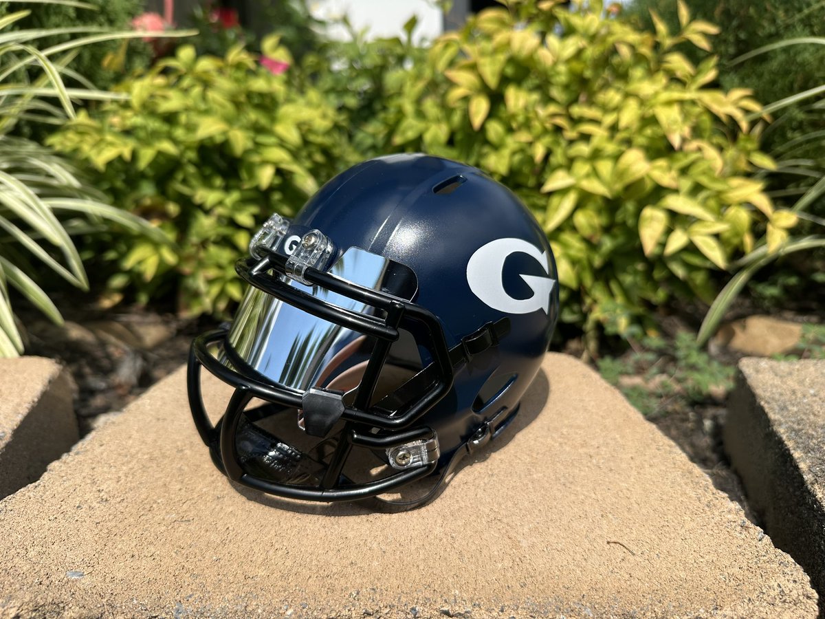 GarrettWhitford's tweet image. Had a good friend request a helmet for her son who plays for @GCARamsFootball.  Hope he enjoys it!  #makingminihelmets