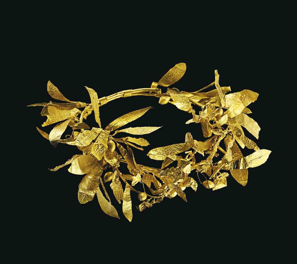 A Greek gold olive wreath, late Classical to early Hellenistic period, circa 4th century BC.