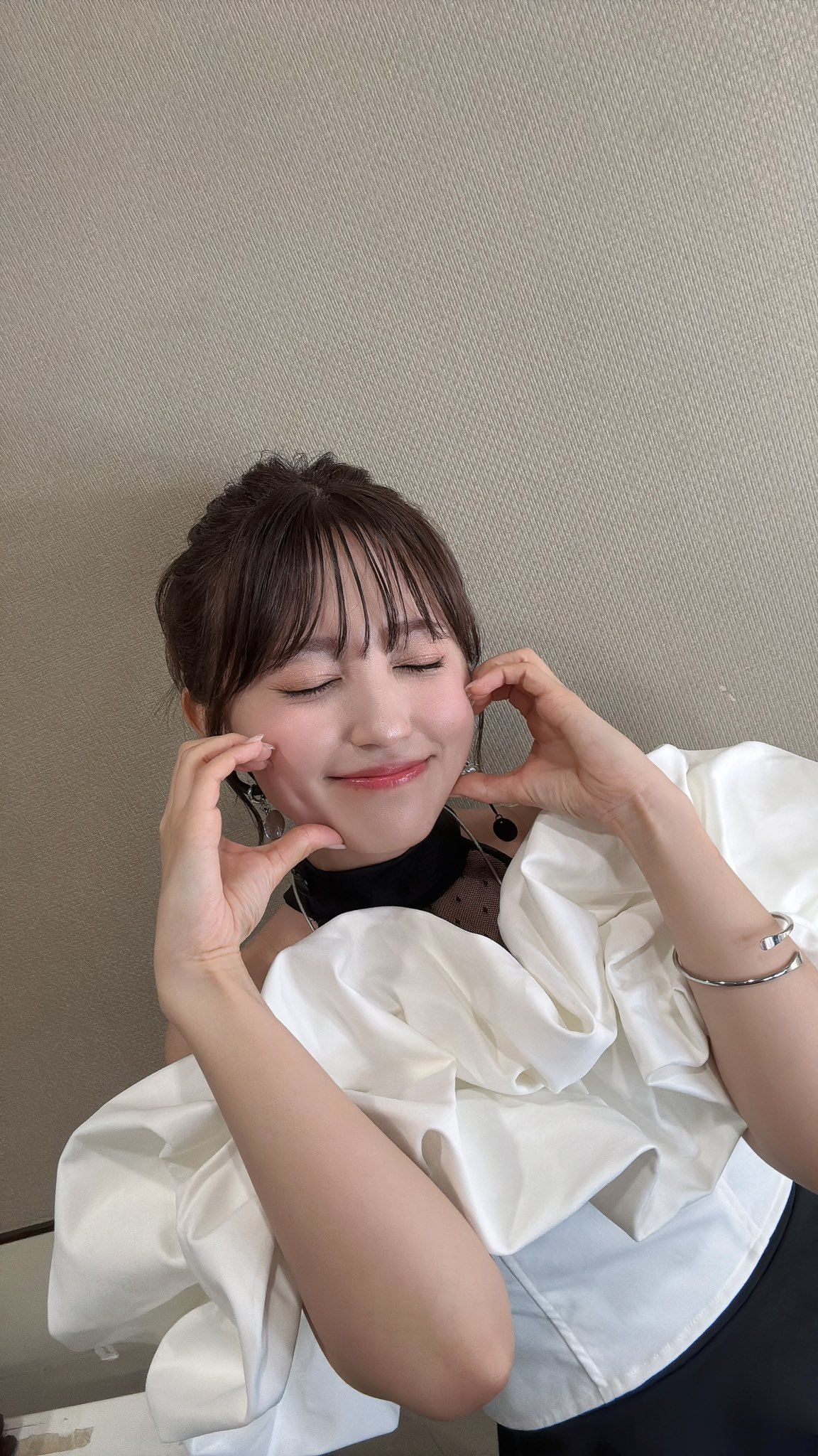BBM 2022 2nd バージョン 逢田梨香子 銀紙版 200枚限定 新作情報