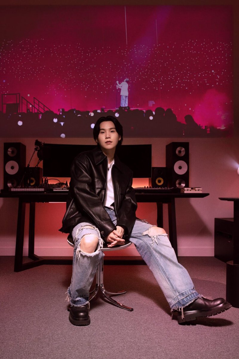 AGUST D CHARTS (@dataagustd) on Twitter photo Min Yoongi has surpassed 5.2 BILLION streams on Spotify across all credits under Prod. SUGA and Prod. Agust D! 🔥🎉
— He remains the most-streamed Idol Producer on the platform. 👑
CONGRATULATIONS SUGA
CONGRATULATIONS AGUST D
#SUGA #AgustD #BTSSUGA #슈가 #방탄소년단슈가 Min Yoongi has surpassed 5.2 BILLION streams on Spotify across all credits under Prod. SUGA and Prod. Agust D! 🔥🎉
— He remains the most-streamed Idol Producer on the platform. 👑
CONGRATULATIONS SUGA
CONGRATULATIONS AGUST D
#SUGA #AgustD #BTSSUGA #슈가 #방탄소년단슈가