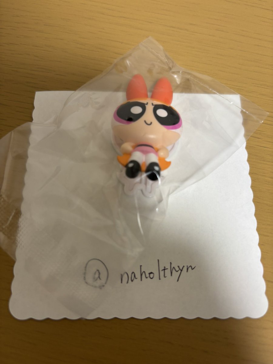 ななな tweet media