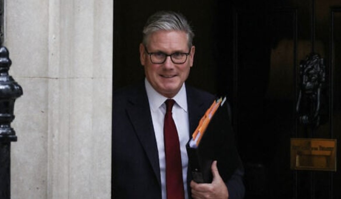 🔴 L’ambassadeur américain en Israël, Mike Huckabee, a vivement réagi à la déclaration du Premier ministre britannique Keir Starmer, qui critiquait l’expansion de l’opération israélienne à Gaza. Sur X, Huckabee a dénoncé : « Israël devrait-il capituler face au Hamas et le nourrir