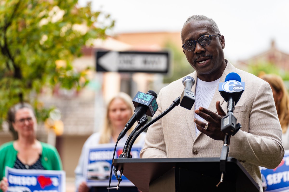 RepDanWilliams's tweet image. I joined Chester County House Democrats this week to speak out on SEPTA’s urgent funding crisis. With just 16 days until cuts and fare hikes, our Senators must act NOW. Without funding, we risk losing billions in economic activity, jobs, and safe, reliable transit.

🧵1/2