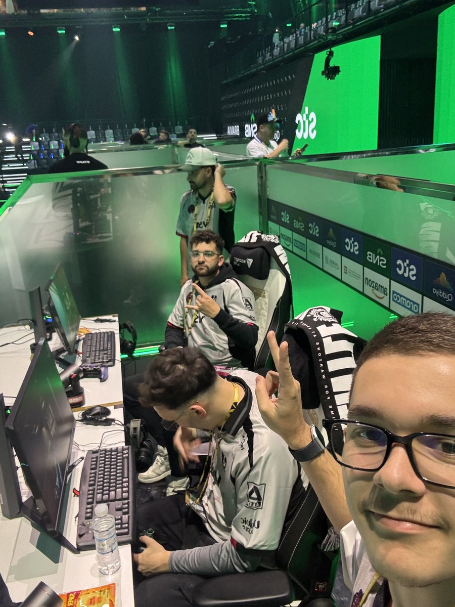 Enkeo_'s tweet photo. #M8WIN les amis, jour de match https://t.co/EdmUwOQRGh
