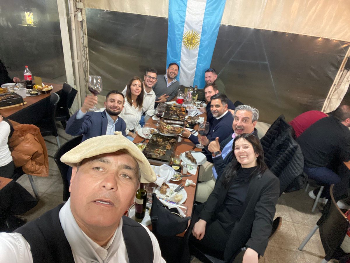 ✅️Urological meeting on SMP with Suction! (#I❤️PCNL) with lectures and live surgeries!🇦🇷
Colleagues and friends who love #Endourology. 🥩🍗🍖
👏Applause to the surgeons: <a href="/BernardoNor9/">Norberto Bernardo</a>🇦🇷 and <a href="/UrologoEdgar/">Dr Edgar Beltrán M.H.Sc🇲🇽</a> 🇲🇽
🔝Congratulations to the organizing team! <a href="/beluromeche/">María Belén Romero Echeverría</a> <a href="/Makewe_urology/">Makewe_urology</a>