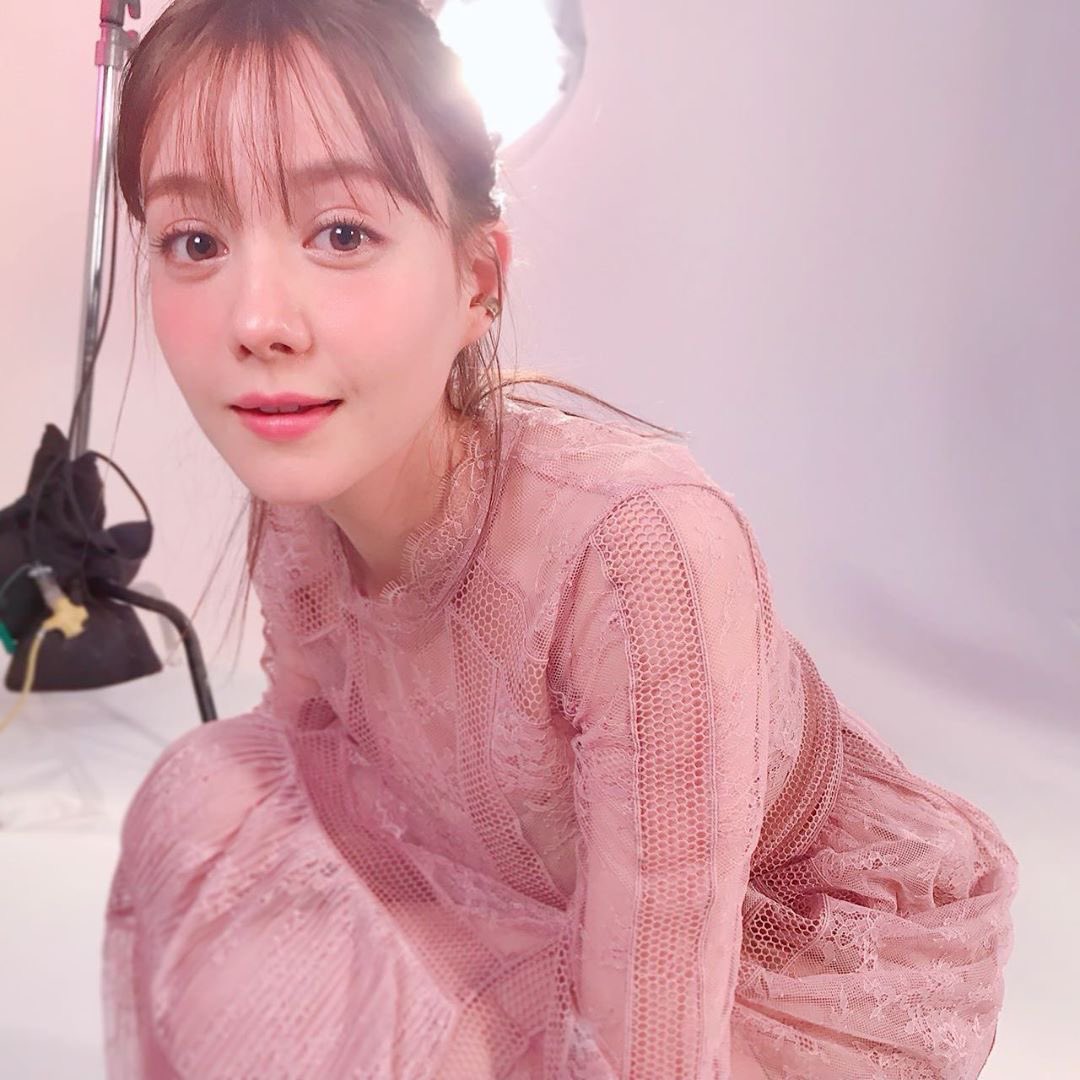 iri_pcpd's tweet photo. #��ーソナルデザイン #PD

【フェミニン】※女性のみのタイプ

優しいお嬢様・奥様的な印象のタイプ。
やや丸みのある体型。ソフトやセミロングの髪型、セミフレアやギャザースカート、上品な感じのアクセサリーが似合う。

🌷有名人の例 (敬称略)
沢口靖子、佐々木希、壇れい https://t.co/WUqiF53y2G