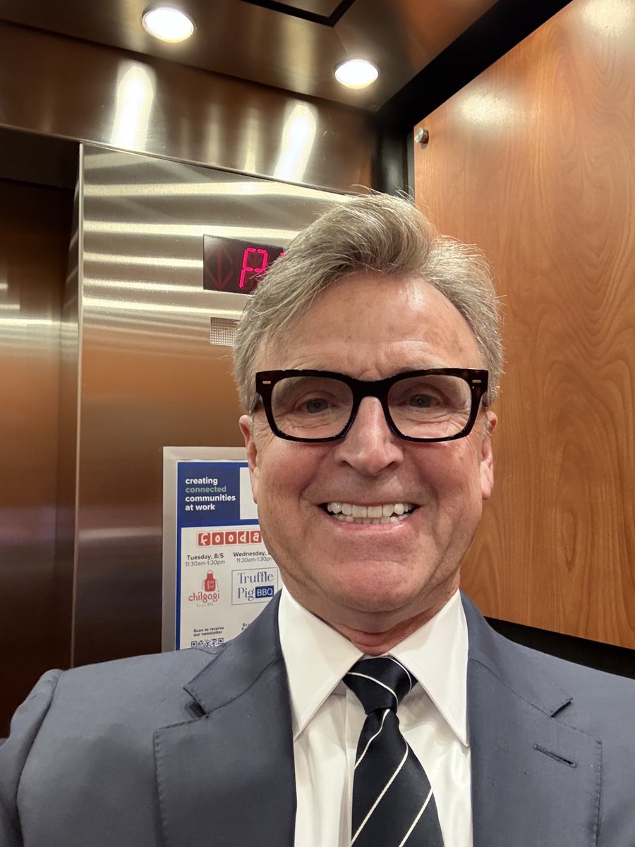 Pro tip: if you really have to go to the bathroom stop there before you get on the elevator. Because if you don't it will get stuck.