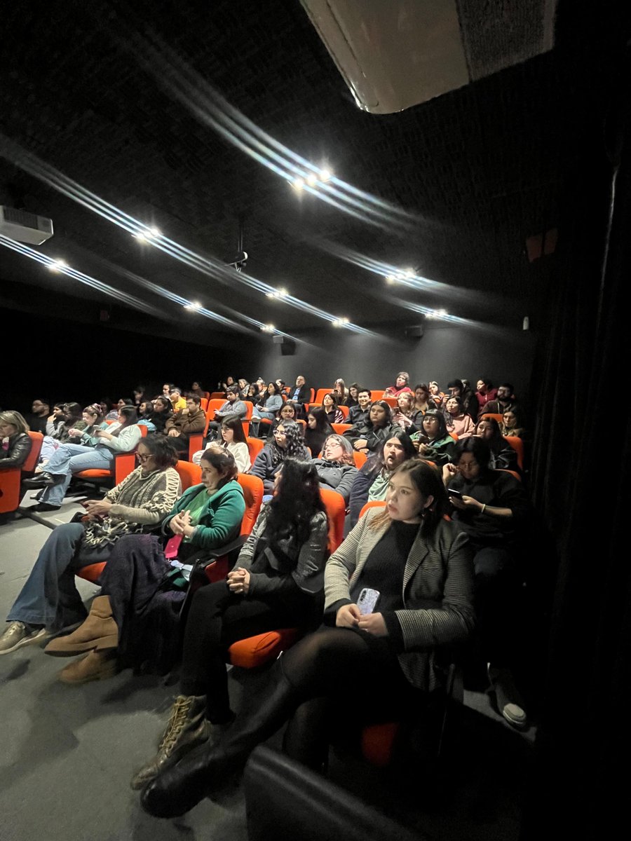2ª Asamblea Estudiantil 2025 – Educación Básica UDLA. Estudiantes, académicos y equipo reflexionaron sobre el primer semestre y el proceso de autoevaluación para la acreditación, fortaleciendo el compromiso con la calidad formativa y la mejora continua. formativa.