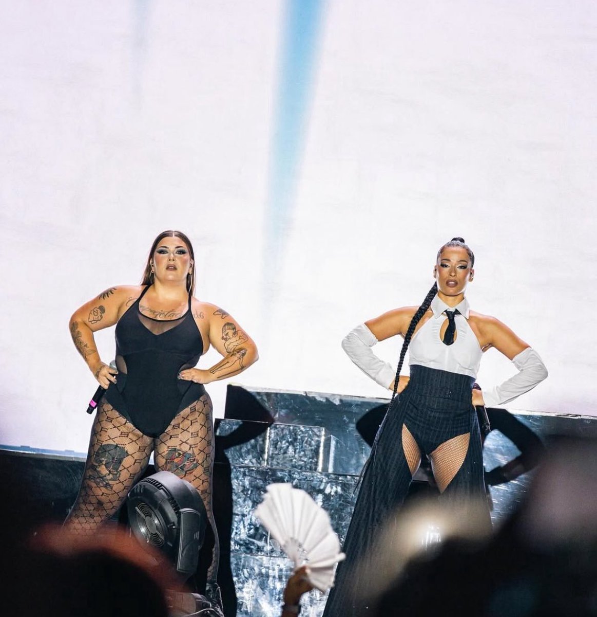 Una verdadera superviviente
Por mis hermanas hasta con dientes

MATAHARI ⚔️ COMING SOON