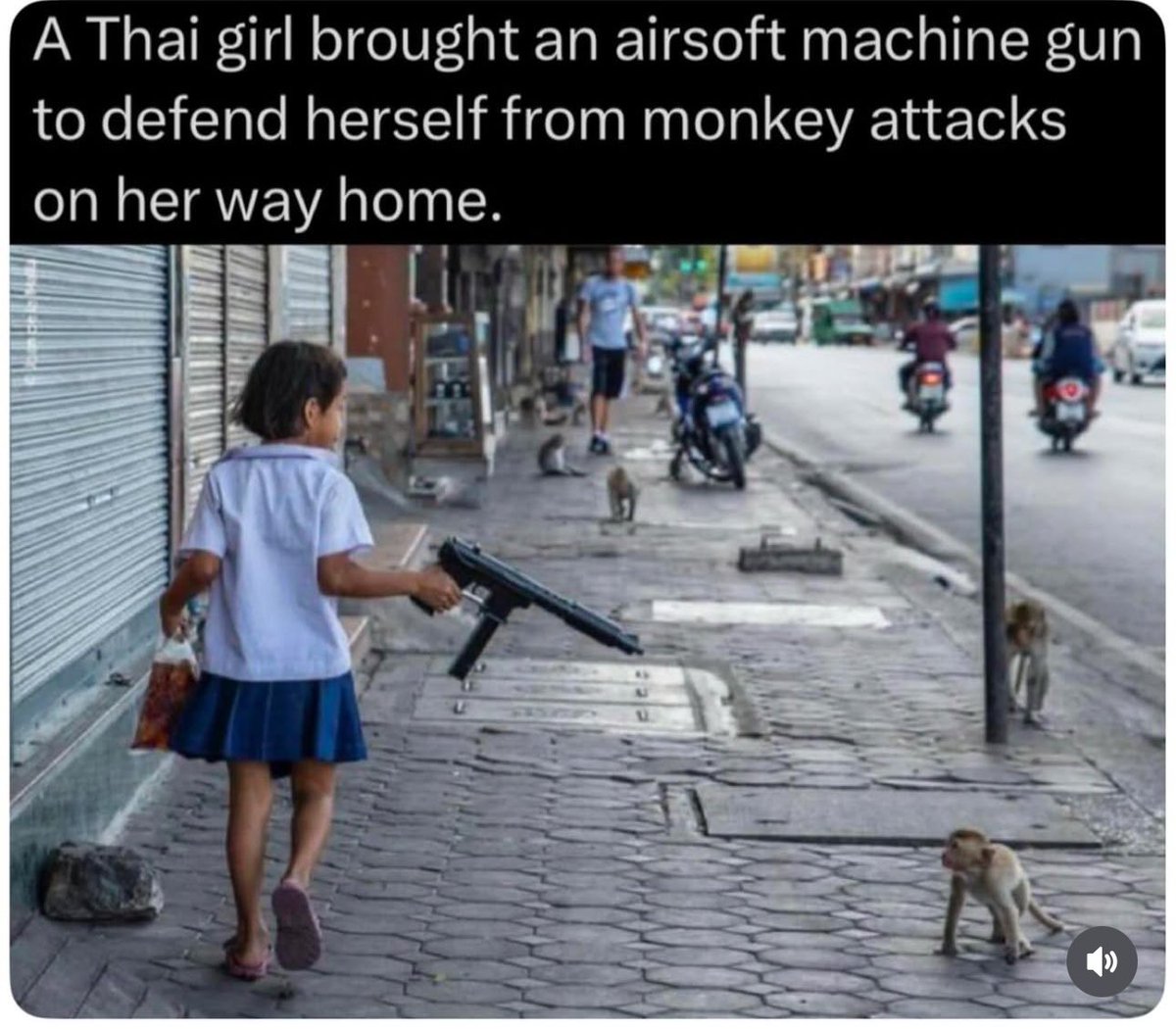 Me To Da Heauxz
When I’m Wearing Grey Sweats.