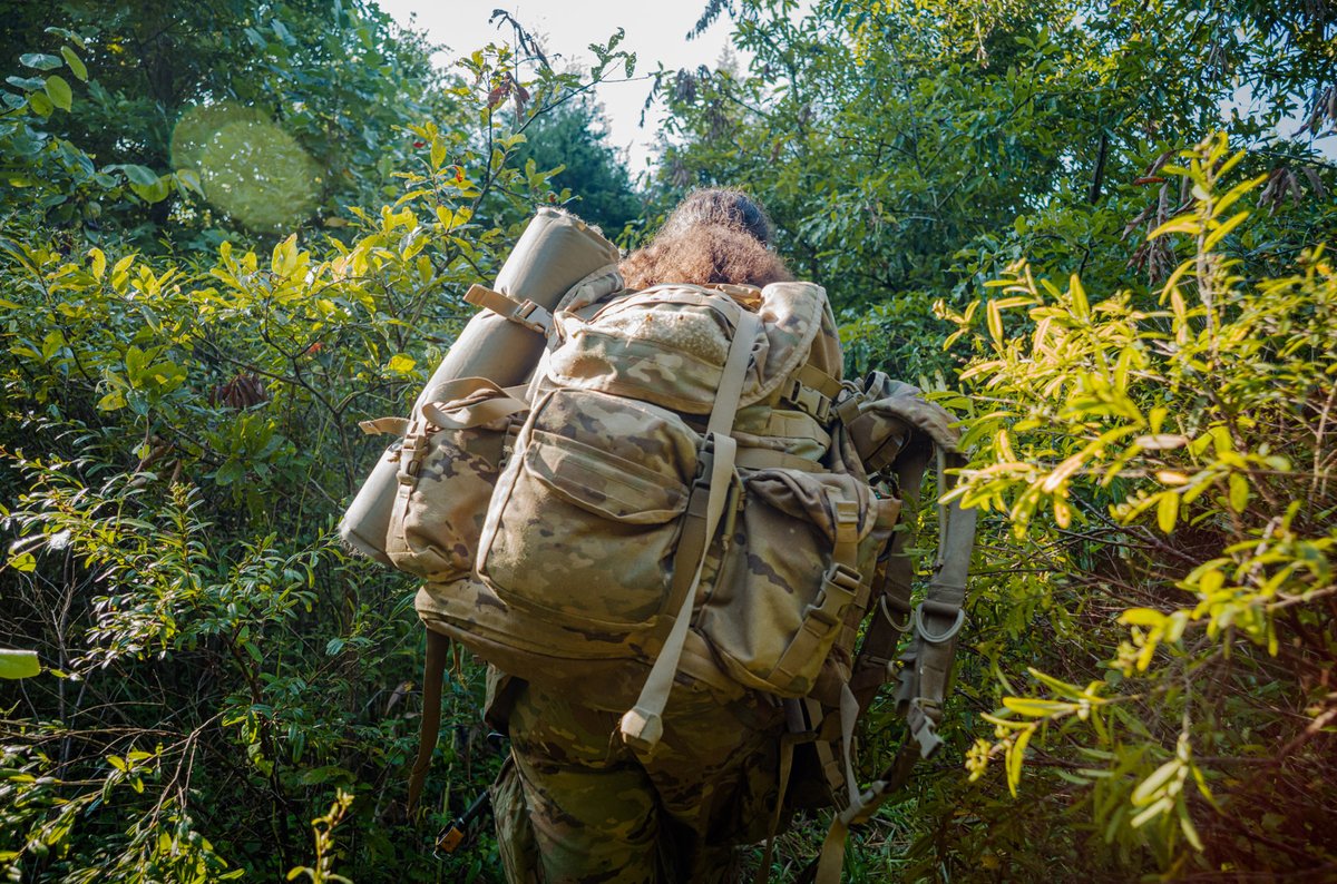 ArmyROTC's tweet image. Putting 9th Regiment #AdvancedCamp skills to the test at #CadetSummerTraining FTX Grizzly.
🔗 For more #CST2025 content click the link in our bio!
📸: Nathan Abbott, CST Public Affairs Office