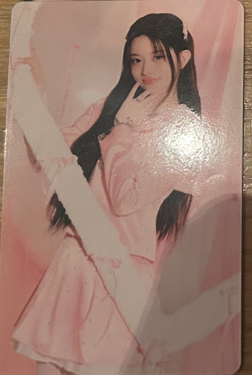 illit popup GLITTER DAY交換🫧

譲) ユナ、ウォニ(画像1枚目)
求) 画像2枚目と3枚目以外のミンジュ

8/10・8/11 ぴあアリーナ横浜手渡し

ぜひお気軽にお声がけください🍀