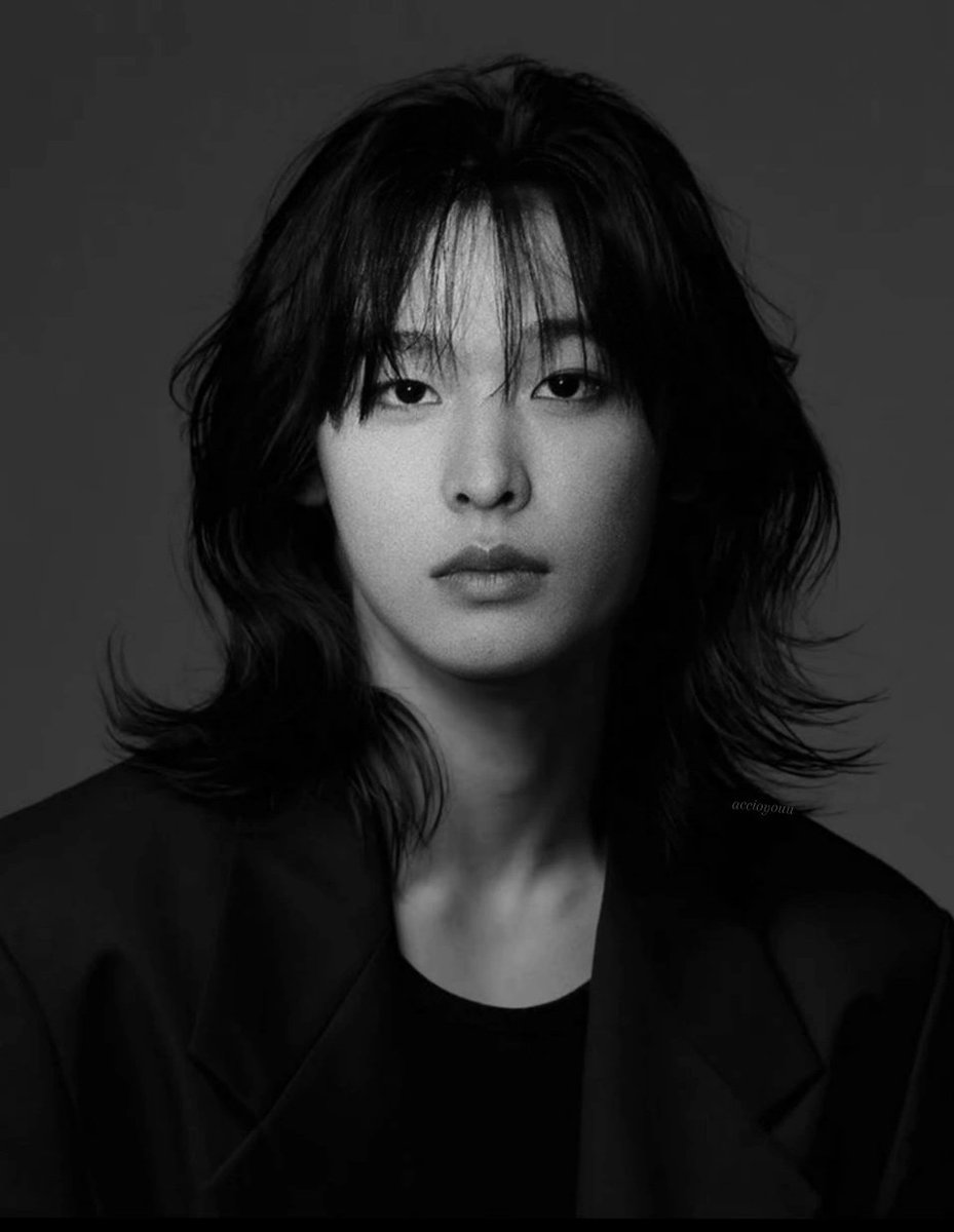 His hair just got longer~

#RIKU