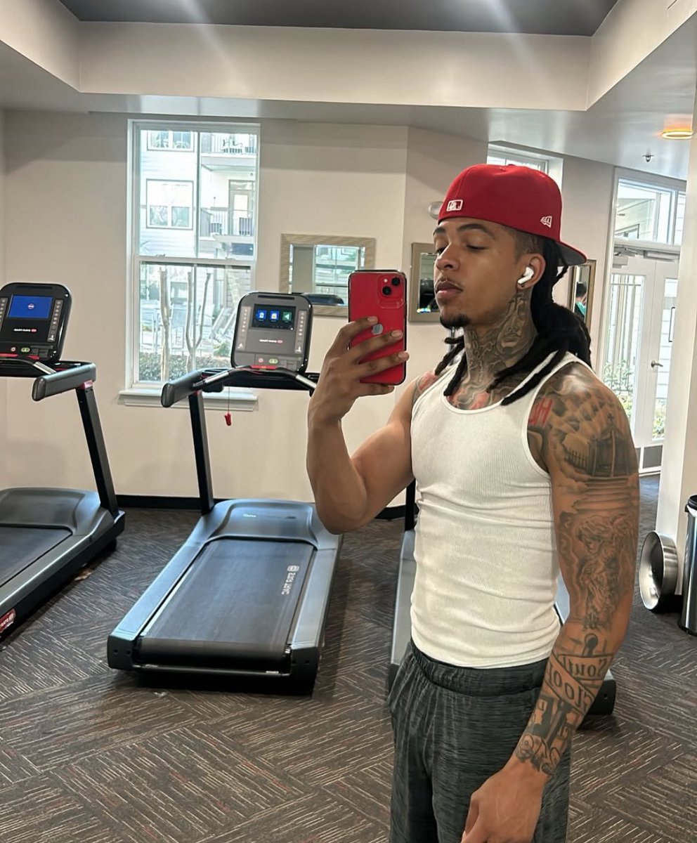 Derrickwalker09's tweet image. Good morning y’all ❤️
Gotta stay up and strong 💪