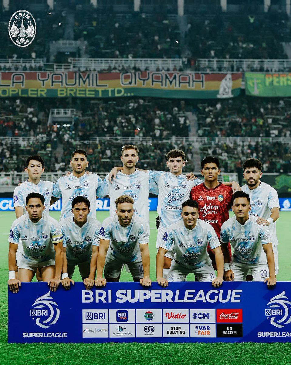 panditfootball's tweet photo. Comeback ke kasta tertinggi dengan raih kemenangan di laga perdana saat bermain tandang, start sempurna dari @PSIMJOGJA !

PSIM Yogyakarta menang 1-0 atas Persebaya di Gelora Bung Tomo 🔵 https://t.co/Yt0VCdb4QG
