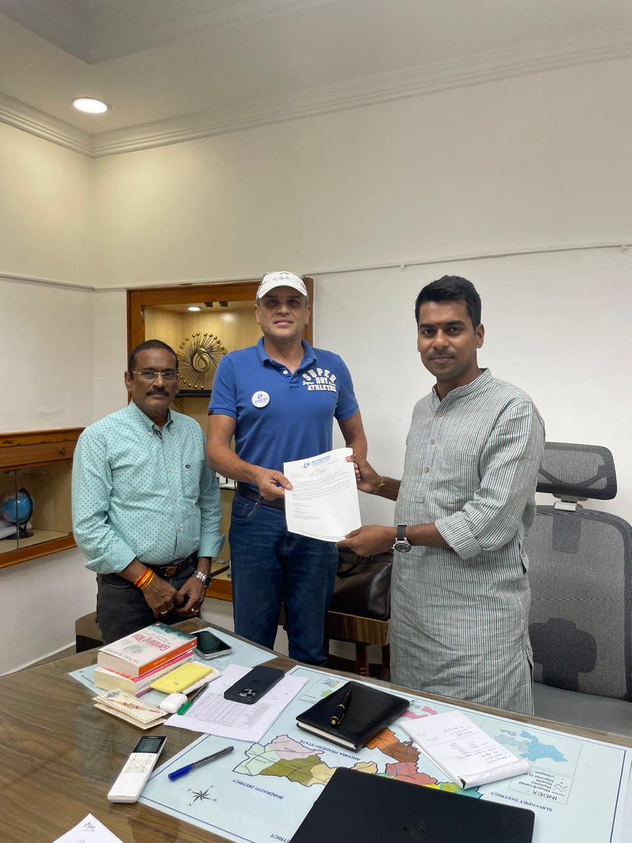 mujtabaaskarih's tweet photo. Met the young and dynamic Anudeep Durishetty IAS, Collector Khammam in connection with establishing patient support systems in Govt General Hospital- Khammam as a part of expansion plan into districts. Also seen in frame is Dr Narender Adl DME and Supdt GGH khamam. https://t.co/qboCJ7FCRq
