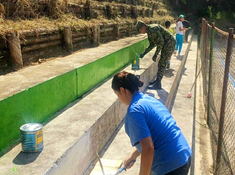 Comando de Acción Integral del Ejército Nacional (@ejercito_caaid) on Twitter photo 💪Nuestro Batallón de Apoyo de Acción Integral y Desarrollo N.° 5, en apoyo a la Fuerza de Despliegue Rápido N.º5 y a la comunidad, realizó el embellecimiento del parque en el municipio de #Planadas, Tolima.
El <a href="/COL_EJERCITO/">Ejército Nacional de Colombia</a> continúa fortaleciendo espacios de integración, 💪Nuestro Batallón de Apoyo de Acción Integral y Desarrollo N.° 5, en apoyo a la Fuerza de Despliegue Rápido N.º5 y a la comunidad, realizó el embellecimiento del parque en el municipio de #Planadas, Tolima.
El <a href="/COL_EJERCITO/">Ejército Nacional de Colombia</a> continúa fortaleciendo espacios de integración,