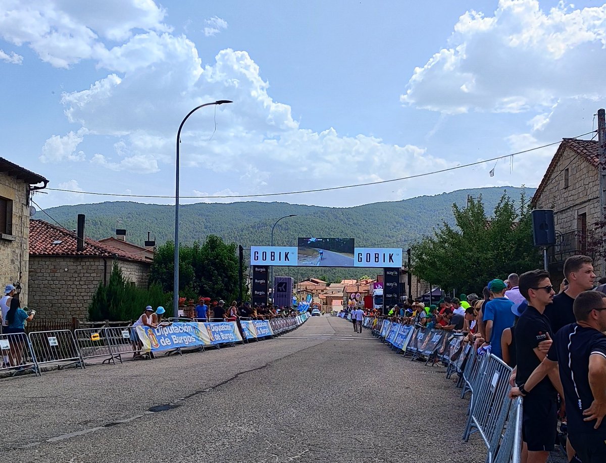 Burgos Burpellet BH (@burgosbh) on Twitter photo #VueltaBurgos 🇪🇸
¡Ataca <a href="/NanoCavia/">Daniel Cavia</a> desde el pelotón en el Alto del Cargadero! 🏇🏻
Solo 10 km para el final en Regumiel de la Sierra ⬇️ #VueltaBurgos 🇪🇸
¡Ataca <a href="/NanoCavia/">Daniel Cavia</a> desde el pelotón en el Alto del Cargadero! 🏇🏻
Solo 10 km para el final en Regumiel de la Sierra ⬇️