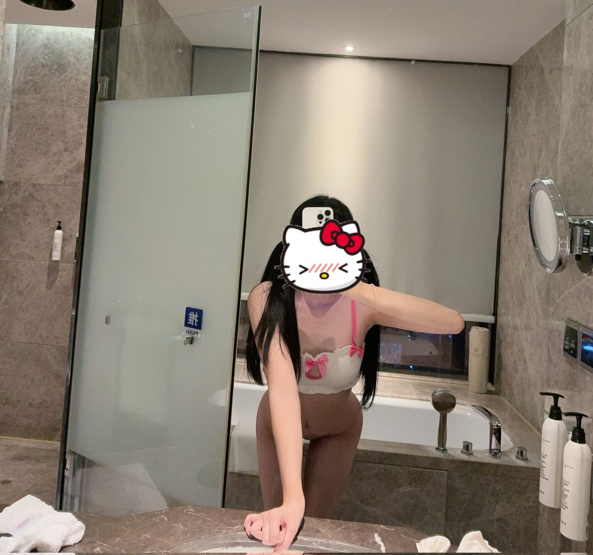 凹造型的时候像表演杂技的😡