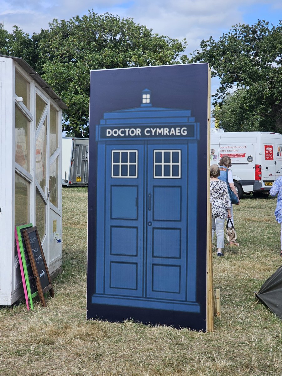 O hell yeah! Parch mawr i <a href="/CymraegDoctor/">DoctorCymraeg</a>!

#Steddfod2025