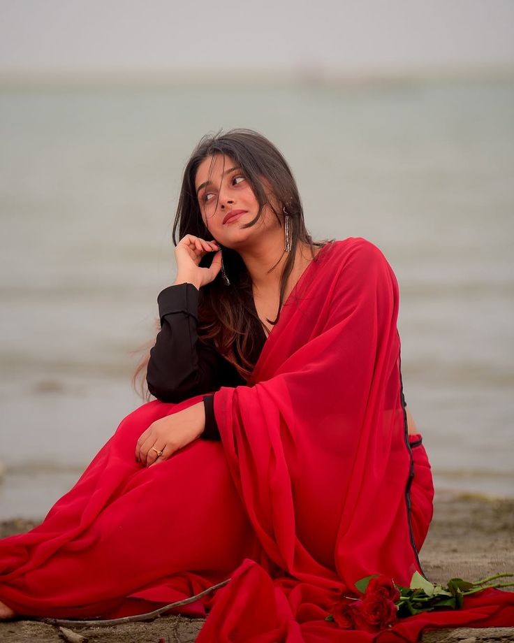 तू मुझमें अनंत, और मैं तुझमें बेहद,
बस यही है हमारे प्रेम की सरहद।

#panchi 🪽