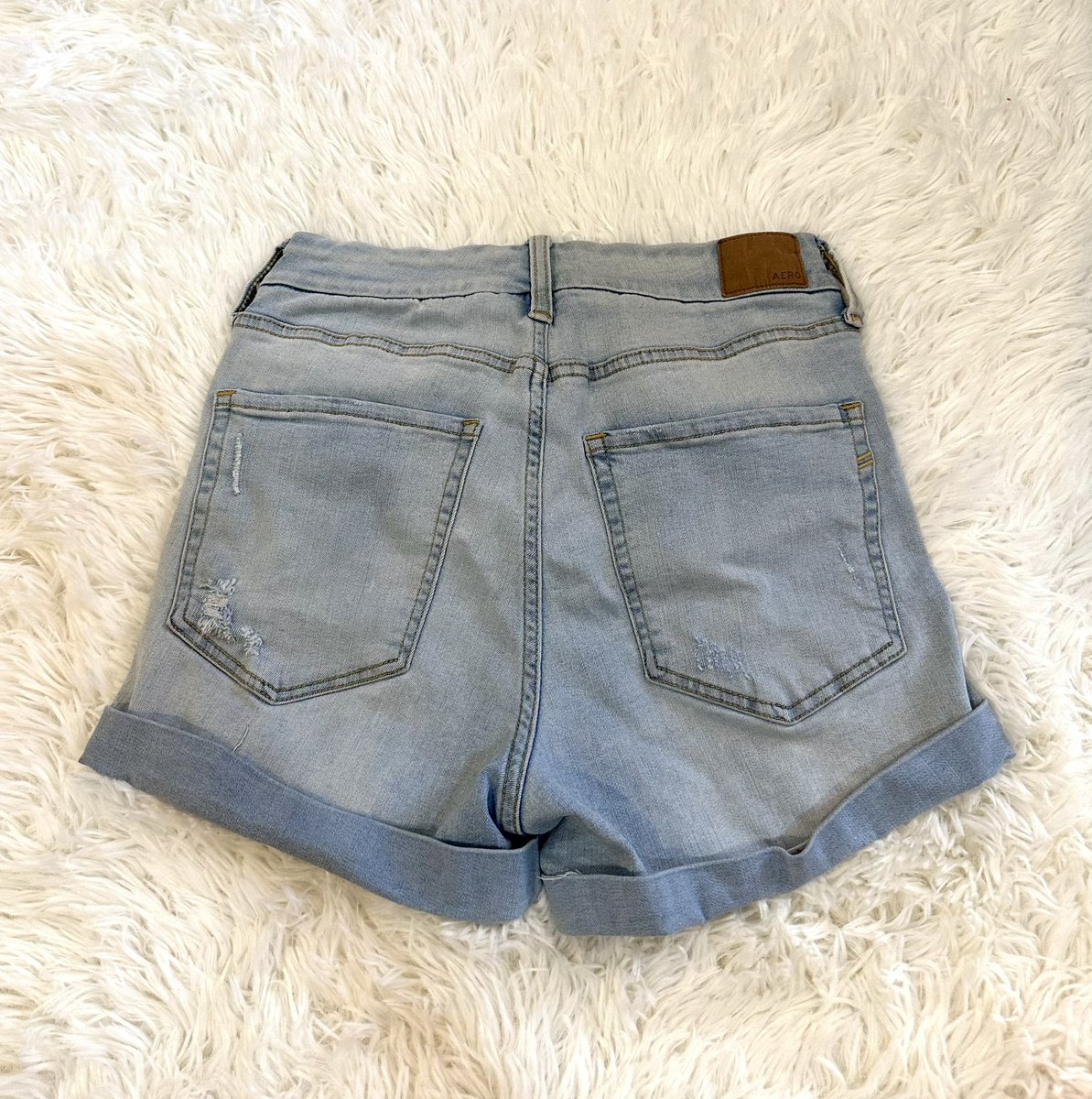 rumiemy1's tweet image. ยีนส์ขาสั้นแบรนด์ฝรั่ง เอวสูง ใส่สวยหุ่นดีแบบสับบบ
#กางเกงยีนส์ขาสั้น #กางเกงขาสั้น #ส่งต่อกางเกงยีนส์ขาสั้น #ส่งต่อ #เสื้อผ้ามือ2 #ส่งต่อเสื้อผ้ามือ2 #เสื้อผ้ามือสอง #ส่งต่อเสื้อผ้า #cintageshop #vghbkkมือสอง #ส่งต่อกางเกงขาสั้น #ส่งต่อstylist #ส่งต่อpromthong