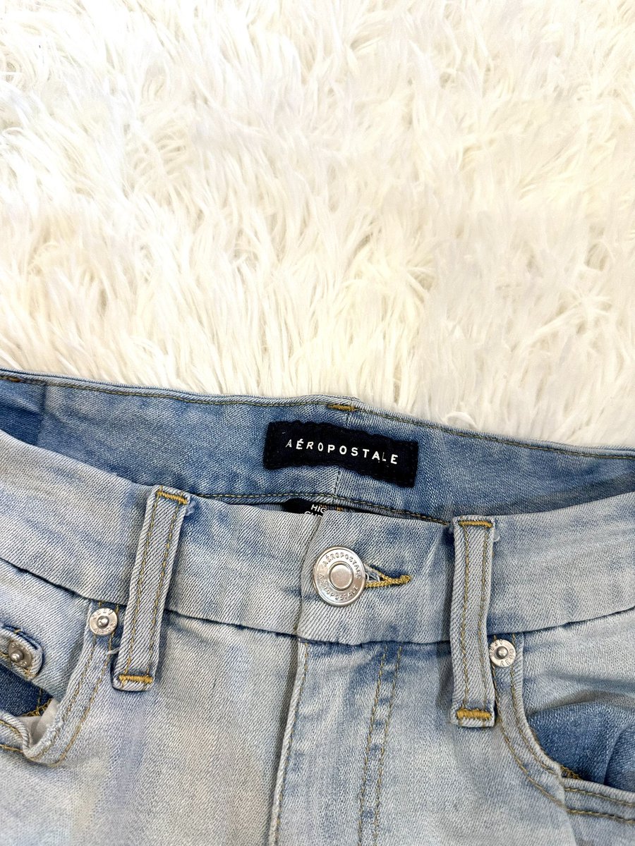 rumiemy1's tweet image. ยีนส์ขาสั้นแบรนด์ฝรั่ง เอวสูง ใส่สวยหุ่นดีแบบสับบบ
#กางเกงยีนส์ขาสั้น #กางเกงขาสั้น #ส่งต่อกางเกงยีนส์ขาสั้น #ส่งต่อ #เสื้อผ้ามือ2 #ส่งต่อเสื้อผ้ามือ2 #เสื้อผ้ามือสอง #ส่งต่อเสื้อผ้า #cintageshop #vghbkkมือสอง #ส่งต่อกางเกงขาสั้น #ส่งต่อstylist #ส่งต่อpromthong