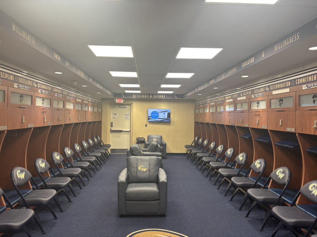 Excited to get back to work with <a href="/GWBaseball1/">GW Baseball</a> Revs! #RaiseHigh