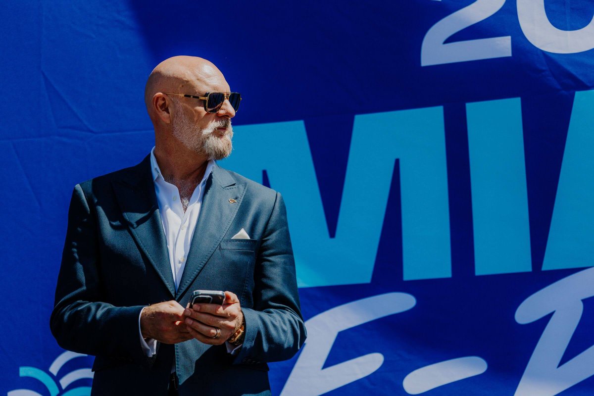 ⚡️ e-Formel.de (@eformelde) on Twitter photo #FormelE-CEO <a href="/JeffFormulaE/">Jeff Dodds</a> exklusiv: "Verbrennungsmotoren sind der Klang der Ineffizienz"
e-formel.de/nachrichten/fo…
Foto: Sean Montgomery / <a href="/Spacesuit_Media/">Spacesuit Media</a>
#FormulaE #ABBFormulaE <a href="/FIAFormulaE/">Formula E</a> #FormelE-CEO <a href="/JeffFormulaE/">Jeff Dodds</a> exklusiv: "Verbrennungsmotoren sind der Klang der Ineffizienz"
e-formel.de/nachrichten/fo…
Foto: Sean Montgomery / <a href="/Spacesuit_Media/">Spacesuit Media</a>
#FormulaE #ABBFormulaE <a href="/FIAFormulaE/">Formula E</a>