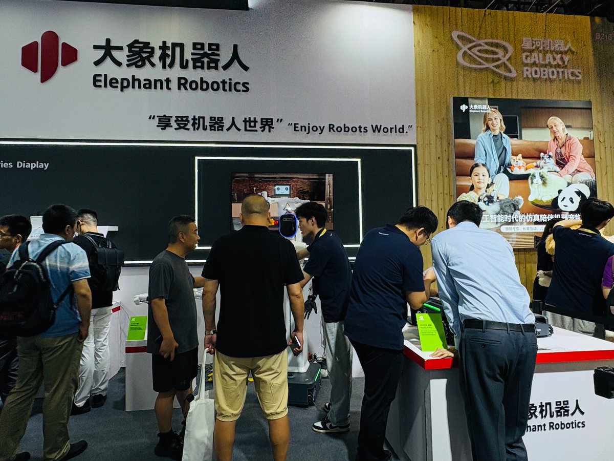 CobotMy's tweet image. 🚀Day 1 at #WRC2025! 🎉
🌟We&apos;re thrilled to be at the #WRC, showcasing our innovative robots, including collaborative robots, mobile robots, humanoid robots, and lifelike bionic robotic companion pets. 🤖 Alongside, we&apos;re also featuring 3 upcoming robots. Our innovative lineup…