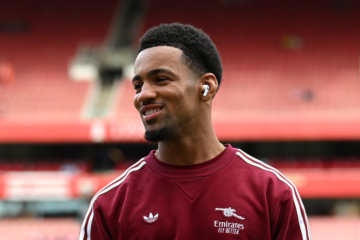 Transfer news LIVE ✍️

Ethan Nwaneri pens new long-term deal at Arsenal as Aston Villa look to tie down Jacob Ramsey 

⬇️⬇️⬇️

dailyrecord.co.uk/sport/football…