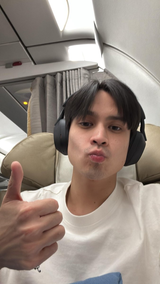 sewbeens's tweet photo. POGI NG BF KWOAH https://t.co/BJ7BAwxVht