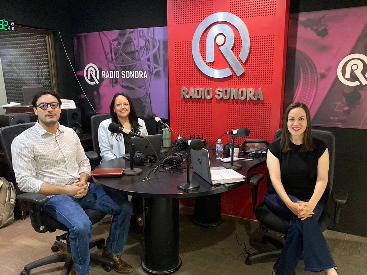 RSonoraFM's tweet photo. #SonoraNoticiasAM | Mesa de análisis con Jeanette Arrizón, abogada, maestra en gestión pública (@jeanettearrizon) y Alejandro Zepeda (@alexzepedav), maestro en políticas públicas.

Transmisión en vivo👇

🔸Facebook:  🔗https://t.co/CvYOQbJSHh

🔸YouTube:   🔗https://t.co/xJneBRgDwN

🔸Twitter/X: 🔗https://t.co/PabvlCOVwR