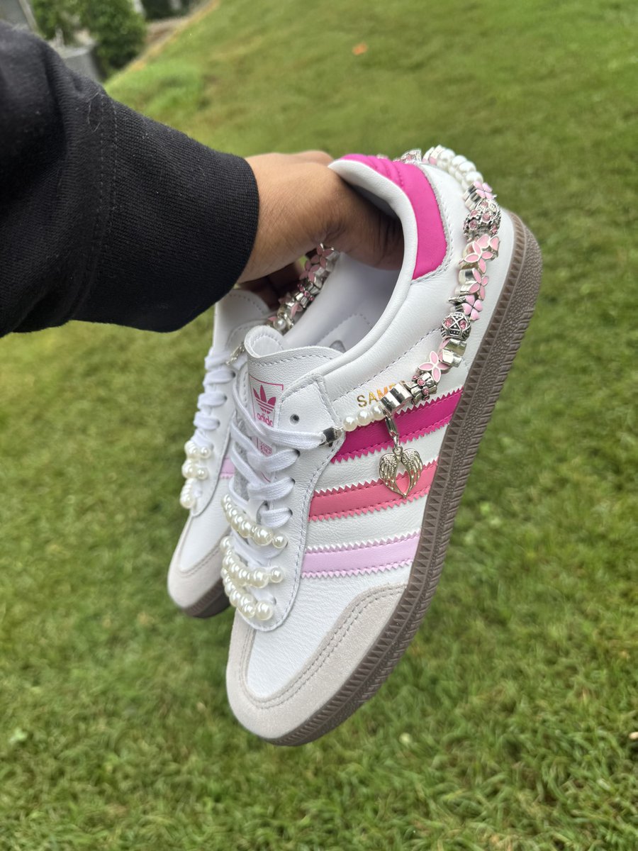 rudegalcyn's tweet image. Custom Adidas Sambas #customsneakers #adidas #BackToSchool