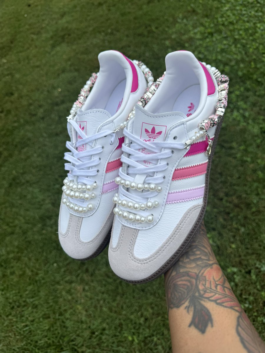 rudegalcyn's tweet image. Custom Adidas Sambas #customsneakers #adidas #BackToSchool