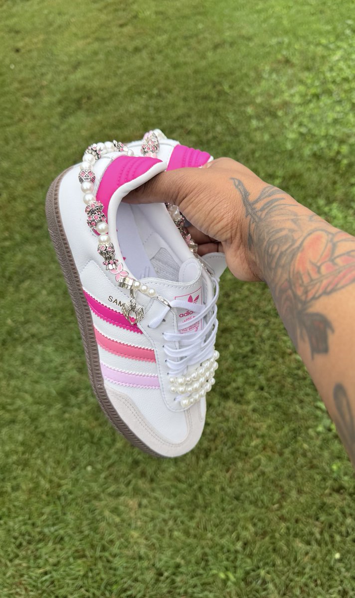 rudegalcyn's tweet image. Custom Adidas Sambas #customsneakers #adidas #BackToSchool