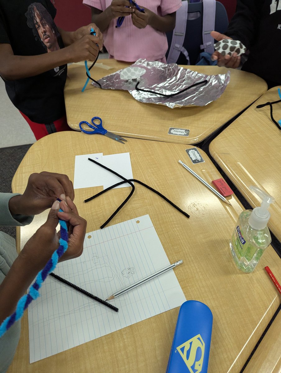 My <a href="/RCE_SAiL/">@RCE_SAiL</a> Dolphins collaborating to Help Harry. Given supplies, they design and build a perch to help him get a good view of the classroom. <a href="/gad1127/">Stacey Gadson</a> <a href="/ngilmore012024/">Nikki Gilmore</a> <a href="/WebsterScdenise/">Denise Webster</a>